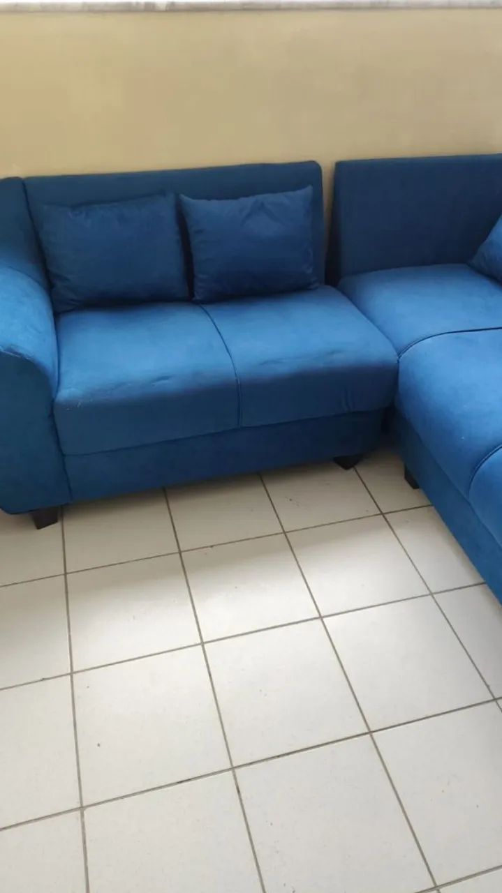 Vendo Sofá de Canto, 5 lugares. Contatos * / *