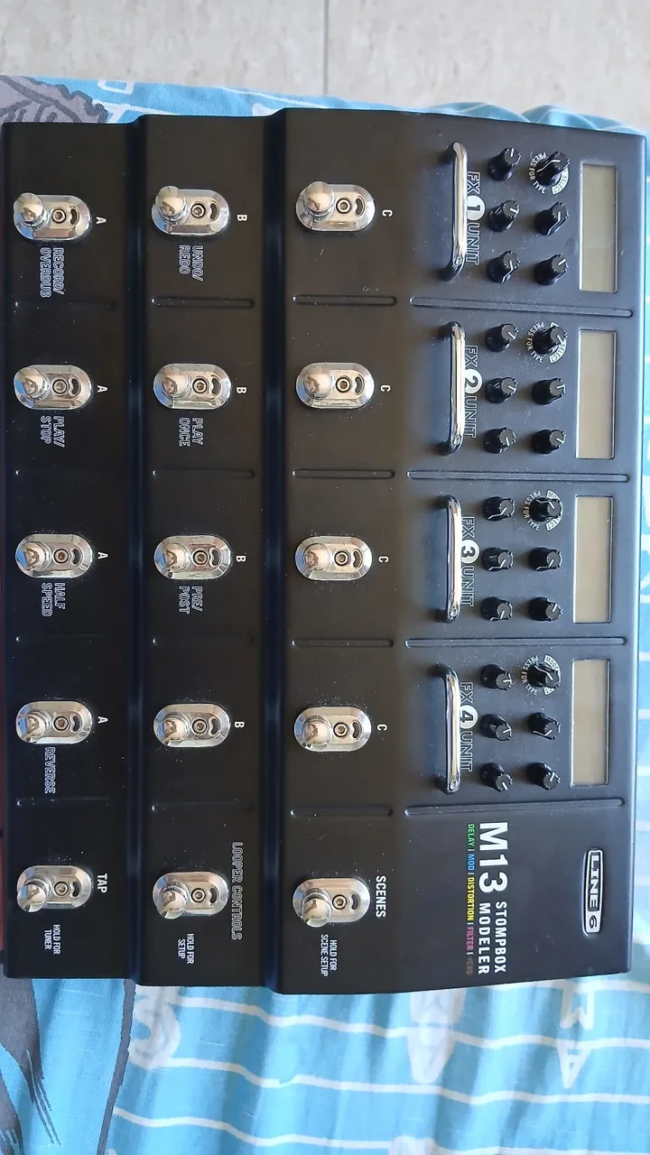 Pedaleira Line 6 M13 Stompbox Modeler - Completa - Instrumentos