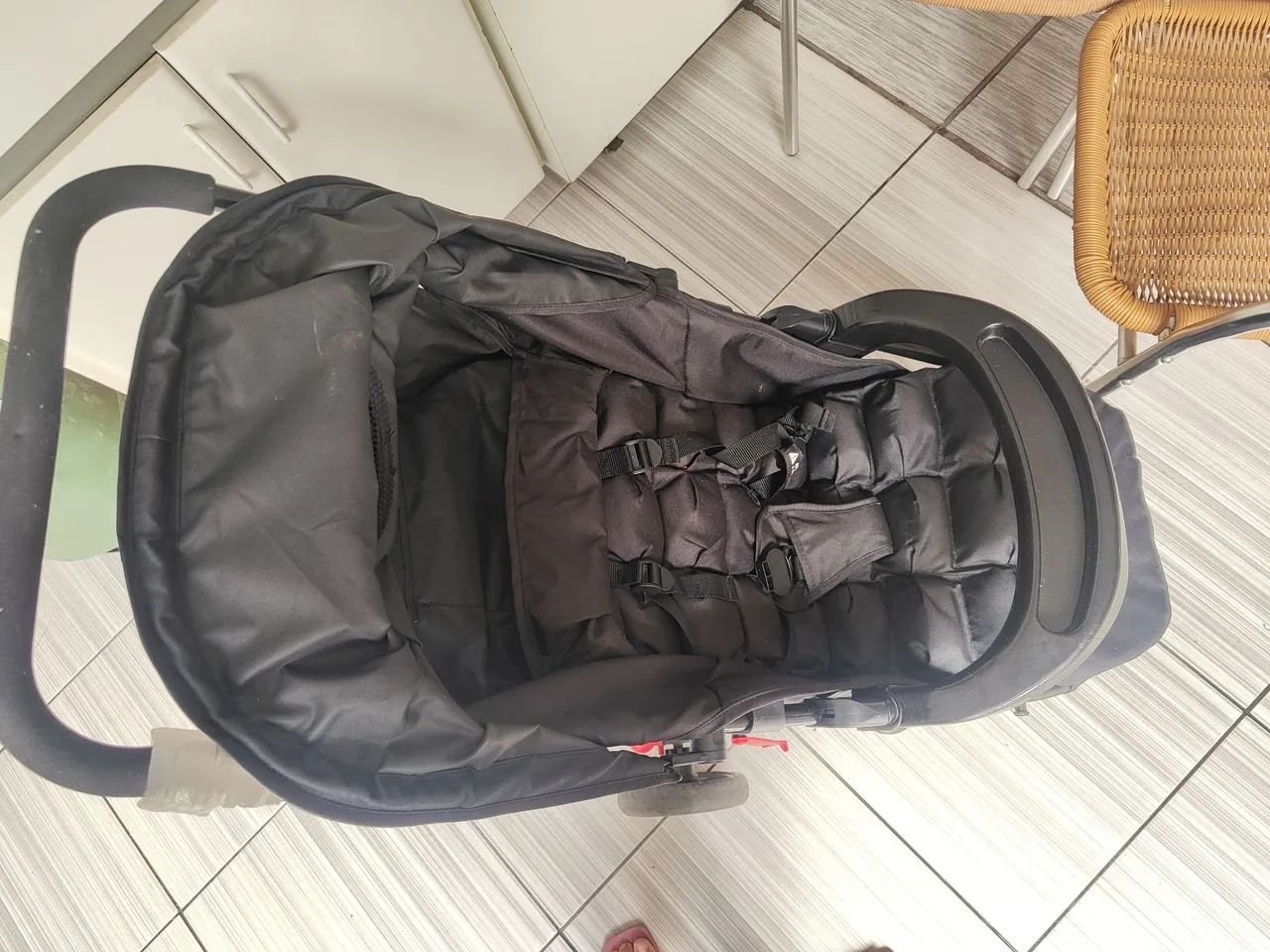 Carrinho de bebê semi novo - Foto 3