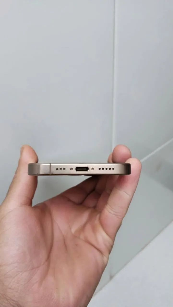 iPhone 16 pro 128  - Foto 3