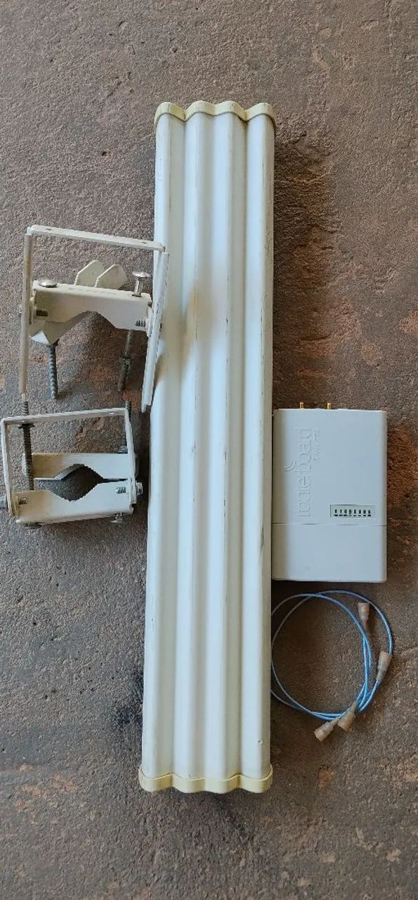 Ubiquiti basestation 20dbi com uma RB 912
