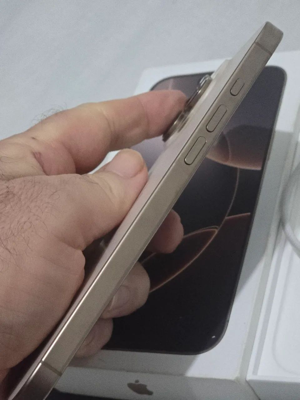 IPhone 16 pro Max 256 - Foto 3