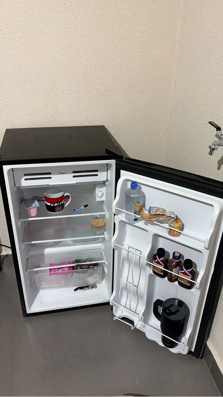 Frigobar MIDEA 93L