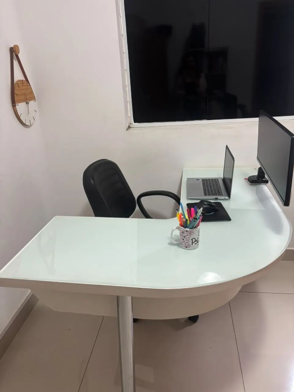 Mesa em L em ótimo estado