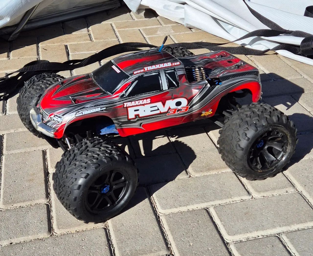 Traxxas Revo 3.3 