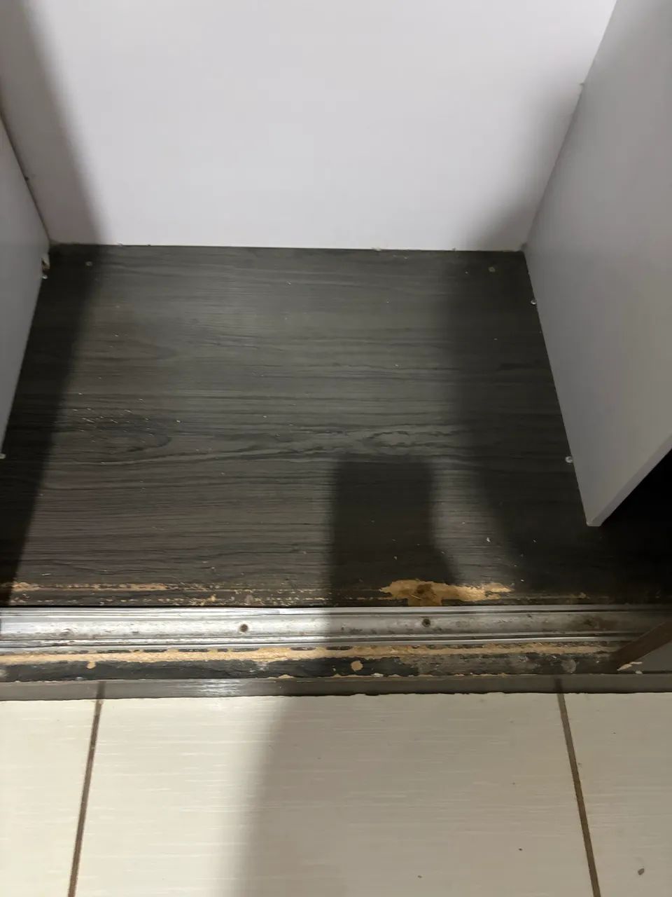 Guarda roupa 3 portas com espelho - Foto 5