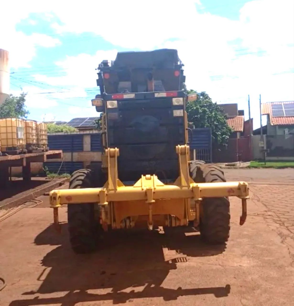 Motoniveladora Caterpillar 120 ano 2021 com 15.000 horas e ripper traseiro, em SP - Foto 4
