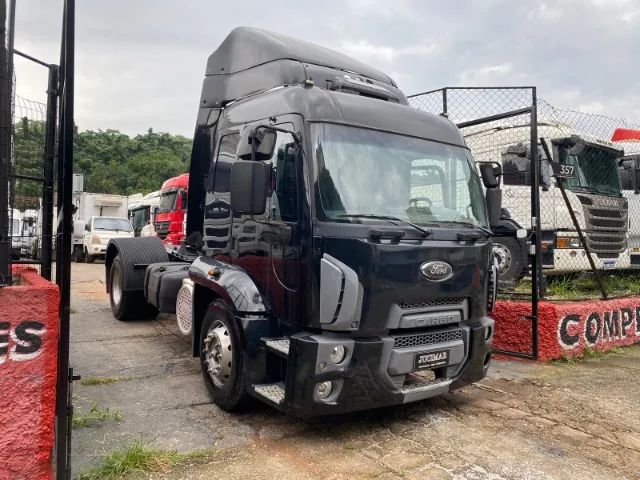 FORD CARGO 1933 4X2 2013 CABINE LEITO 