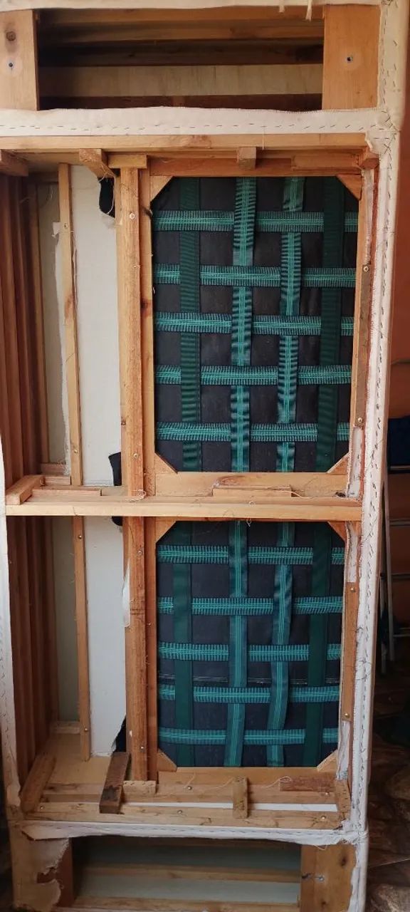 Sofá amplo para sala precisando forrar - Foto 5