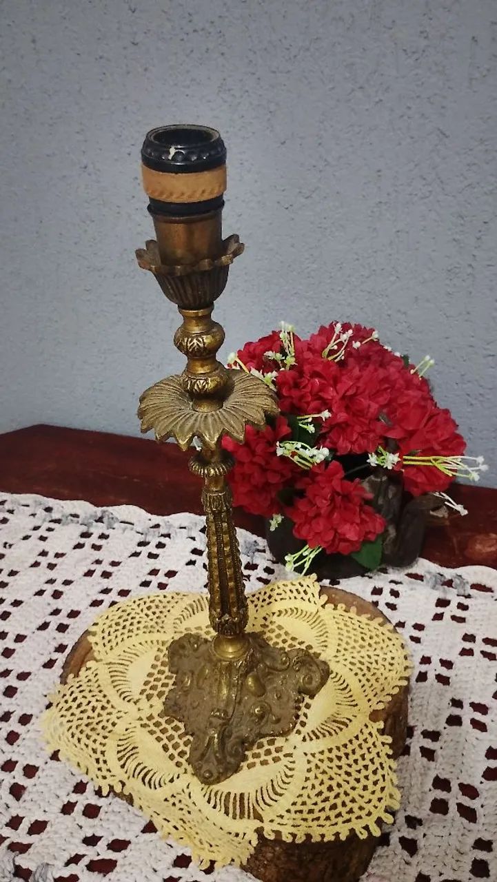 Castiçal Antigo em Bronze Maciço convertido para Abajur 