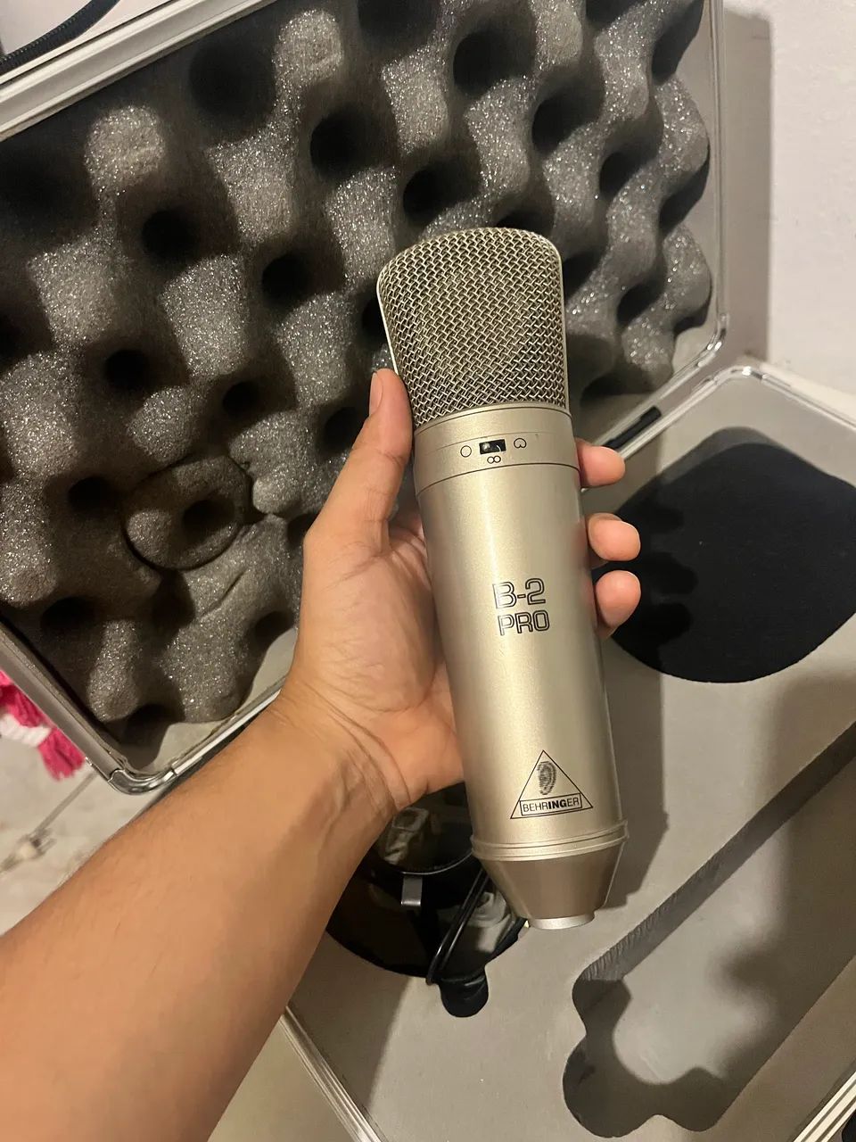 Microfone Behringer  B-2 Pro (Includo Cabo, Filtro para Ruído e Case)