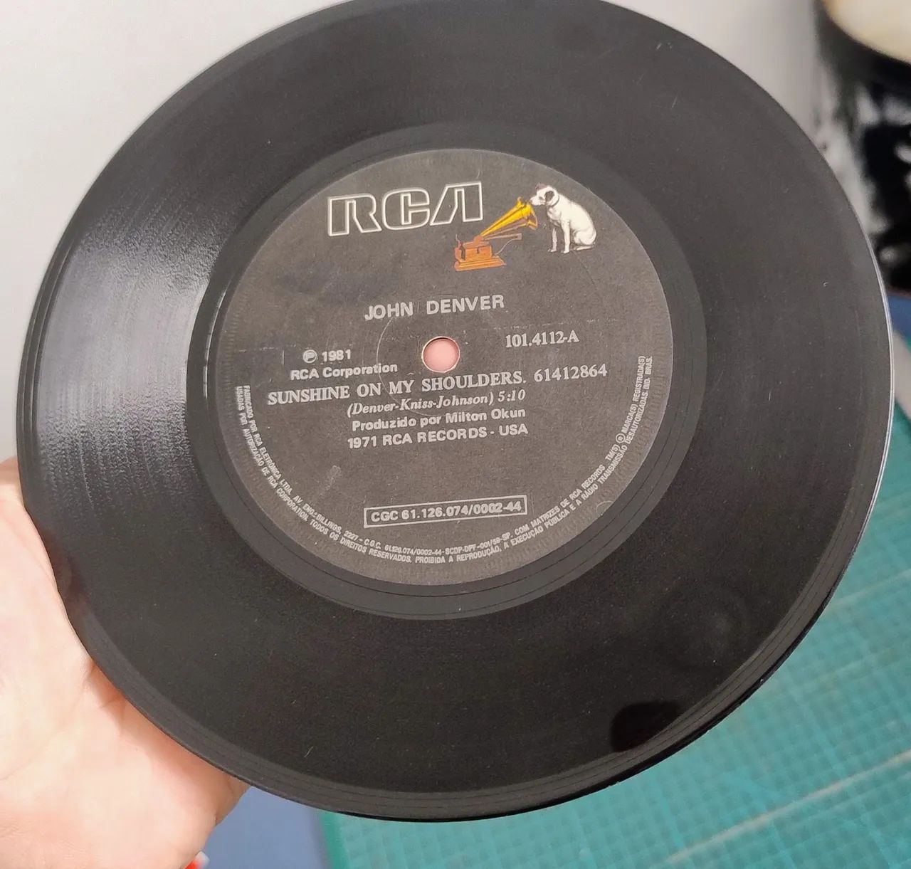 Disco vinil Compacto John Denver RCA 1981 Sunshine on My Sholders e Let It Be. - Foto 5