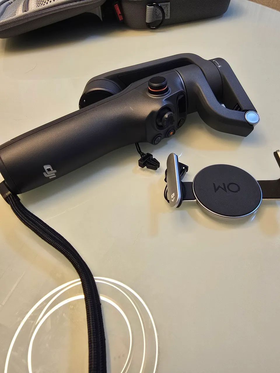 Gilbal Estabilizador de imagem para celular DJI Osmo 6  - Foto 2