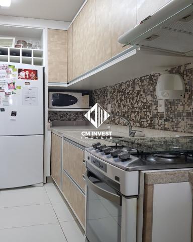 Apto com piscina + 2 vagas + vista mar + mobiliado + excelente localização - Foto 12