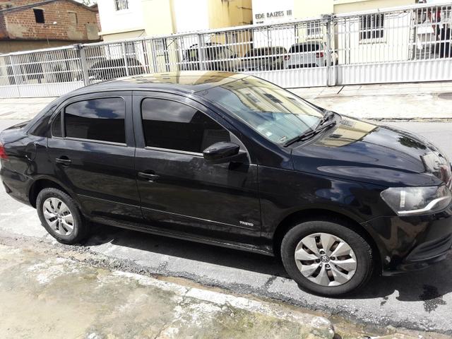 VW Voyage 1.0 2013 preto - Foto 4