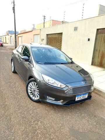 FORD FOCUS TITANIUM