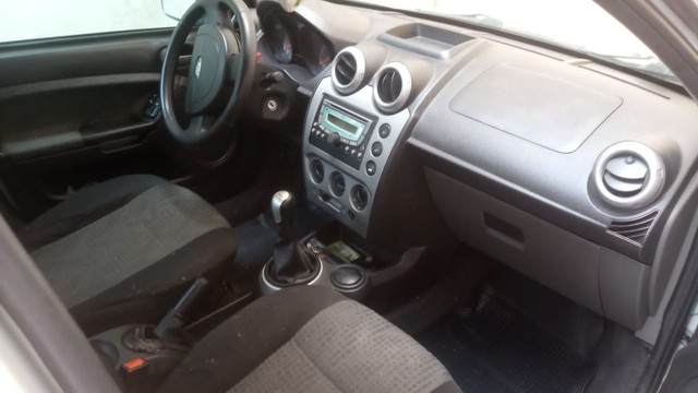 FIESTA SEDAN 2011 1.6 COMPLETO