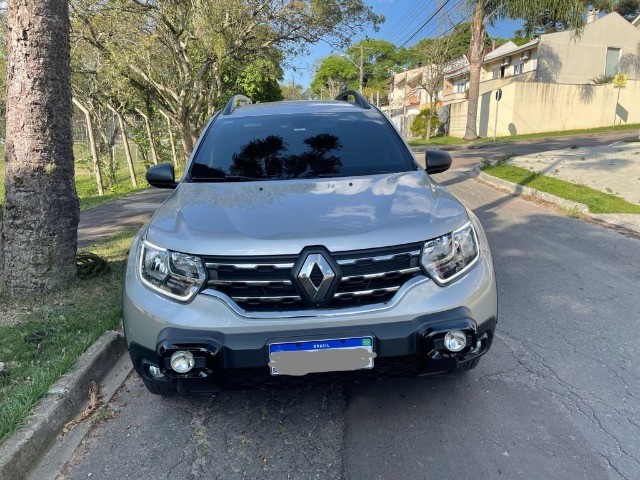 VENDE SE: VEÍCULO: RENAULT DUSTER ICONIC X-TRONIC 2020 /2021 COR PRATA. COM APENAS 6000KM