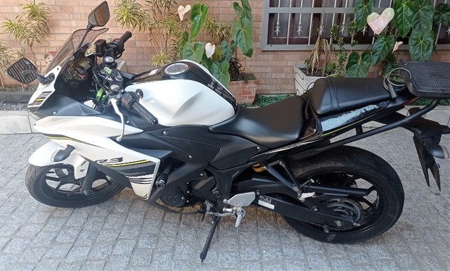 MOTO YAMAHA R3, 2018