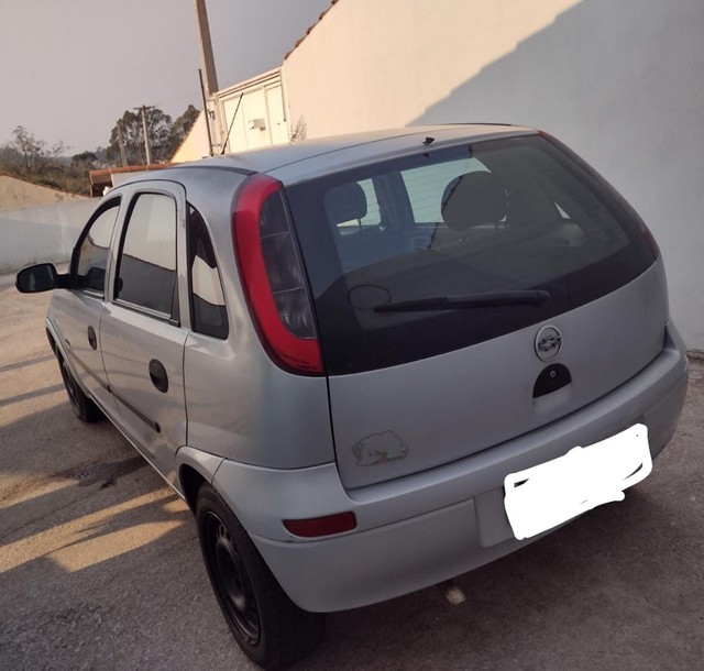 CORSA HATCH 1.8 FLEX COM DIREÇÃO E 4 PORTAS