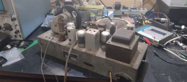 Rádio valvulado para conserto 