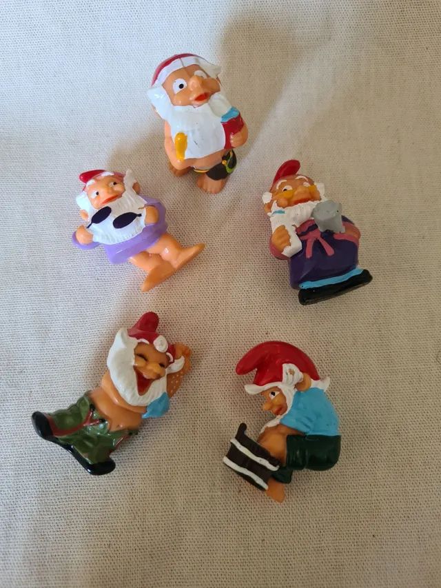 Lote gnomos higiene kinder anos 90