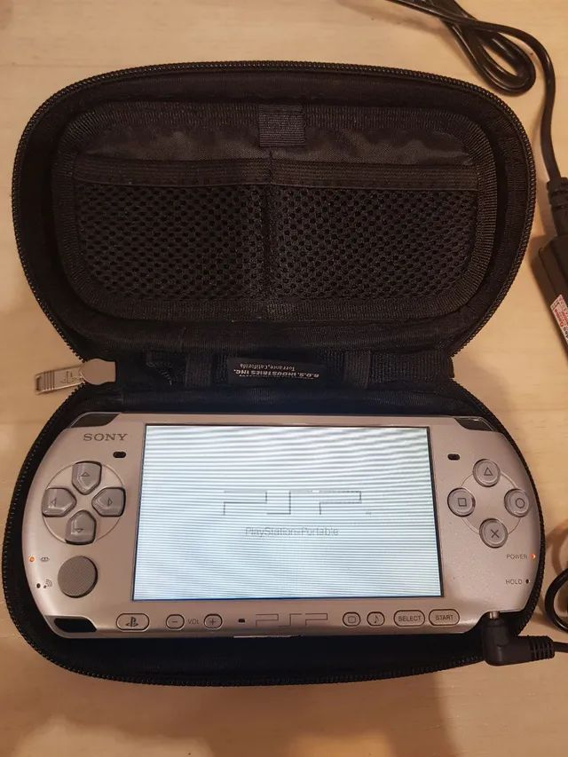 Psp Go com jogos na memoria - Videogames - Centro Histórico, Porto Alegre  1075416751