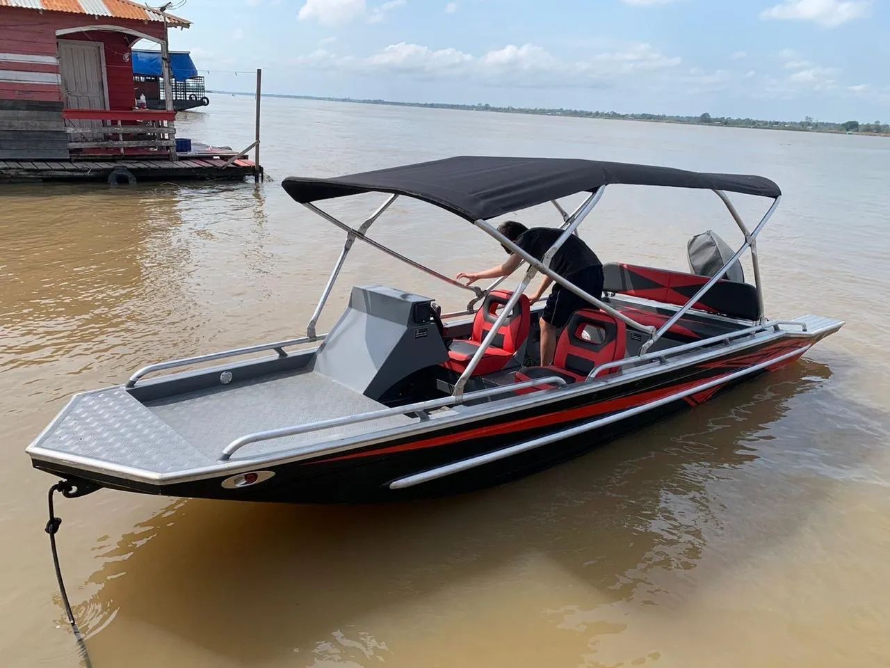 Lancha com motor 40hp Yamaha 2023