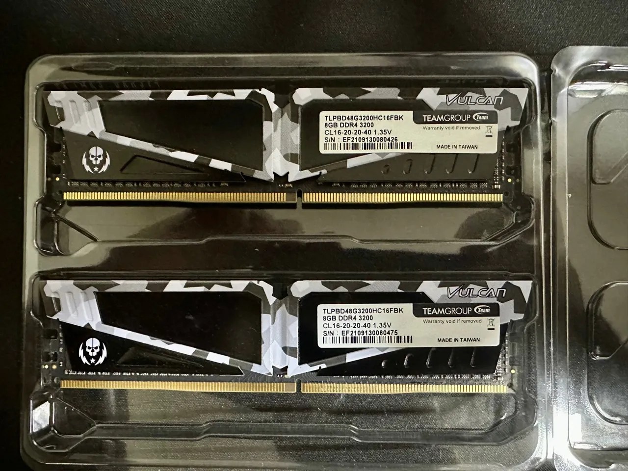 2x Memória RAM TeamGroup Vulcan 8GB DDR4 3200MHz
