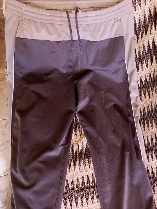 Calça jogger com recorte esportivo ace