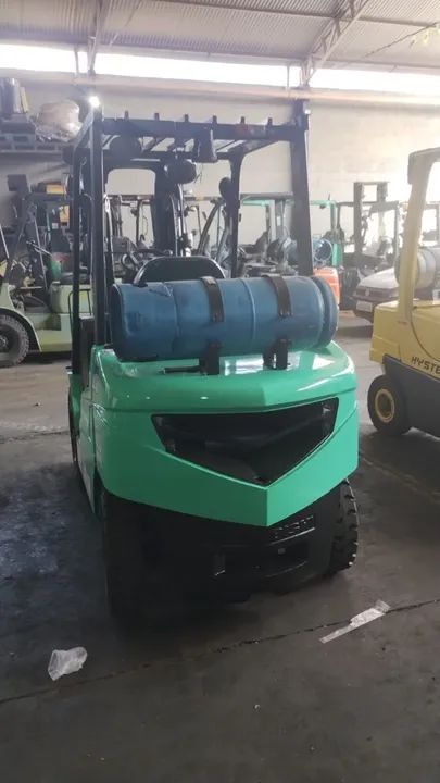 Empilhadeira mitsubishi modelo fg25n ano 2014 triplex com deslocador 2,5 ton  - Foto 5