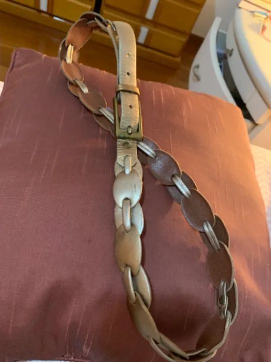 Cinto dourado e prata em couro  - Foto 2