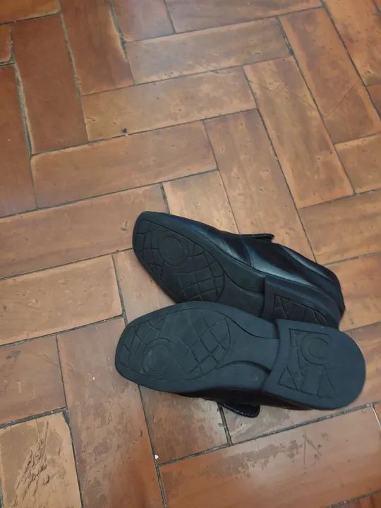 Sapatos Pretos Masculinos - Foto 4
