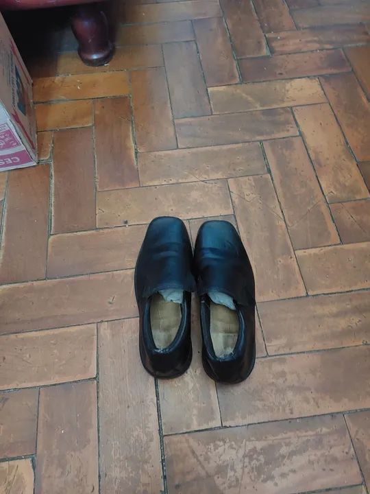 Sapatos Pretos Masculinos - Foto 3