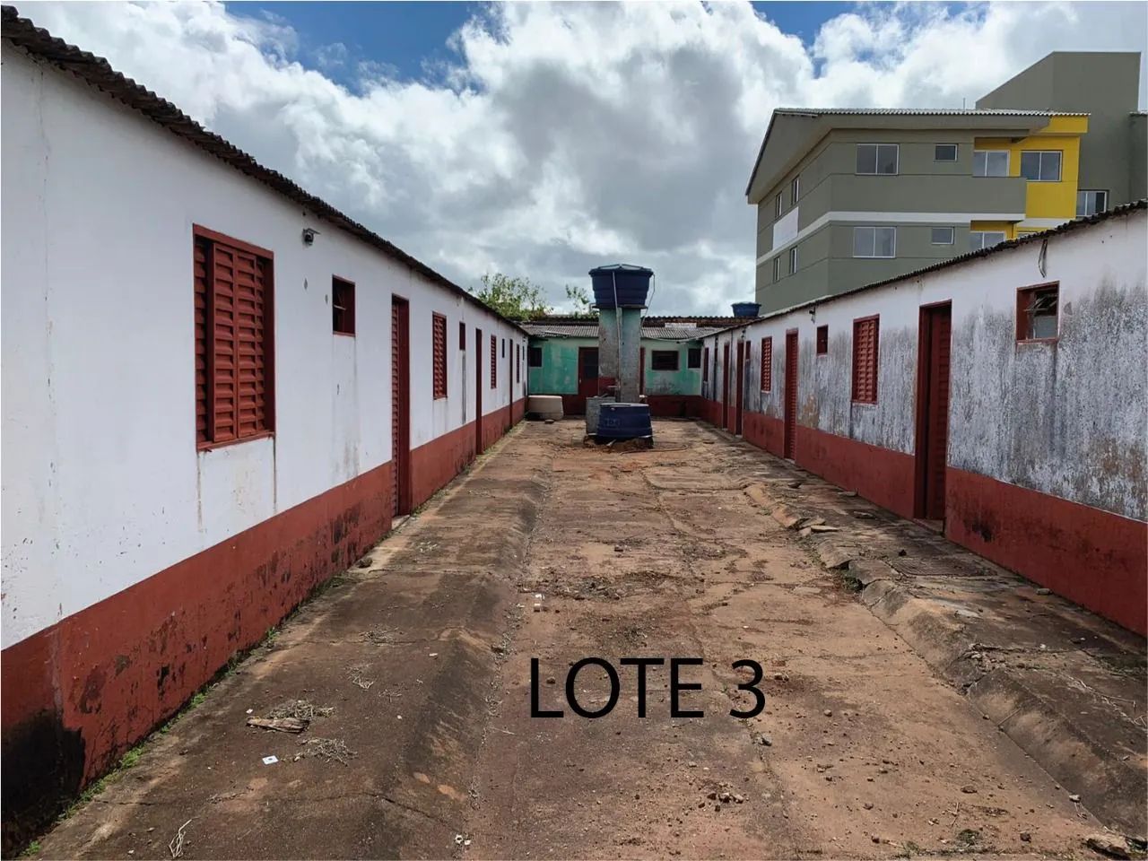 Lote de 360 M2 com 10 kitinetes já alugadas em Valparaíso de Goiás  - Foto 3