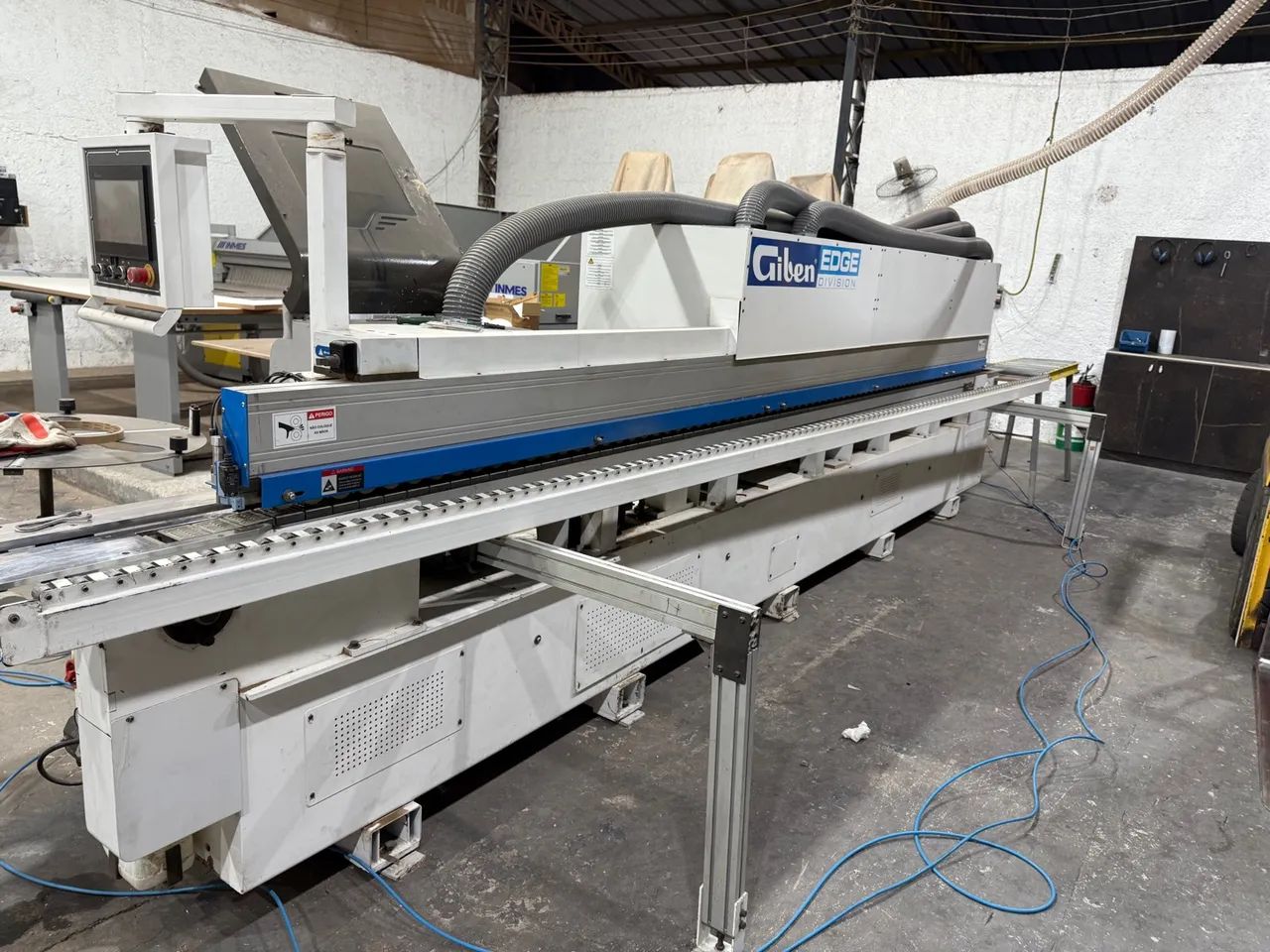 COLADEIRA Giben Edge - Máquina de Bordas Industrial