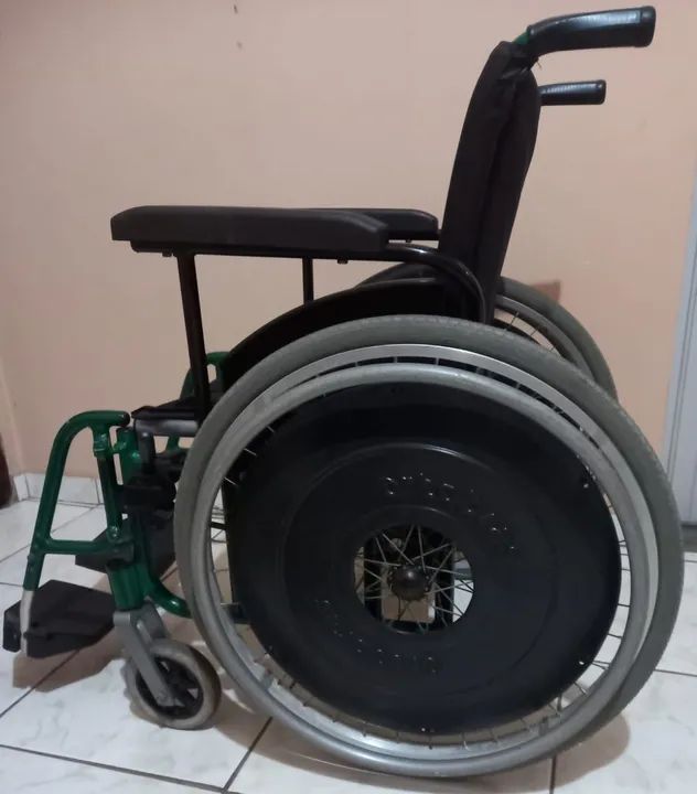 Cadeira de rodas em ótimo estado - Foto 5