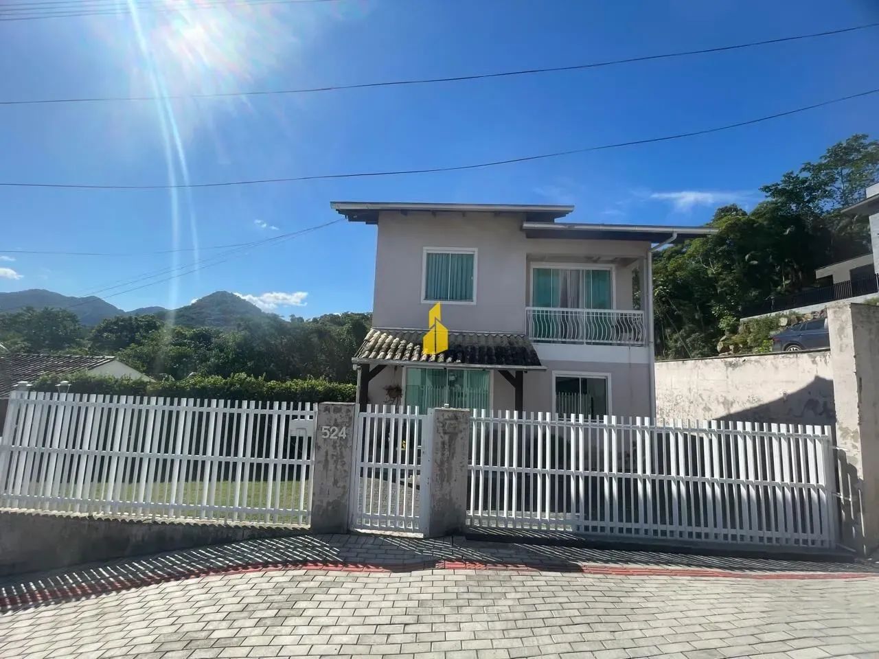 LINDA CASA COM PISCINA NO BAIRRO DAS CAPITAIS CIDADE DE TIMBÓ/SC