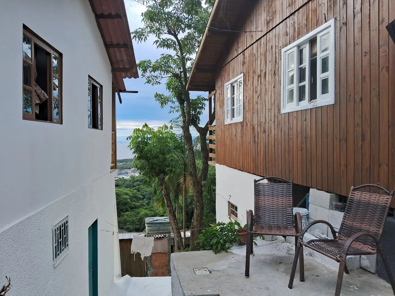 Vendo 2 casas no mesmo lote.