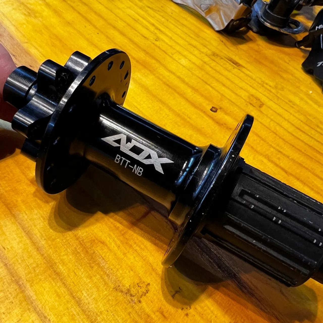 Cubo Traseiro ADX Boost 148mm rolamento