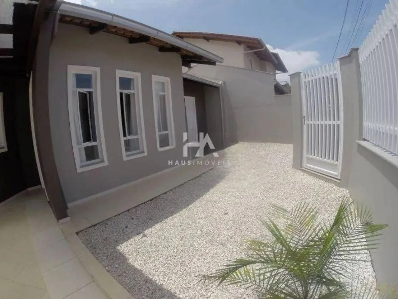 Casa residencial para alugar no bairro Rau com 203 m² e 2 dormitórios/quartos.