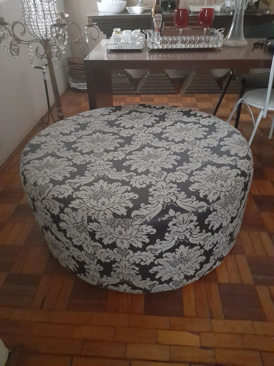 Puff Grande Redondo 1,12 m Diâmetro - Altura 48 cms - Foto 2