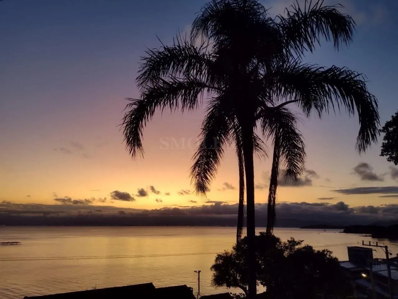 Chácara urbana à venda, com vista para o mar, no bairro Sambaqui, Florianópolis/SC.