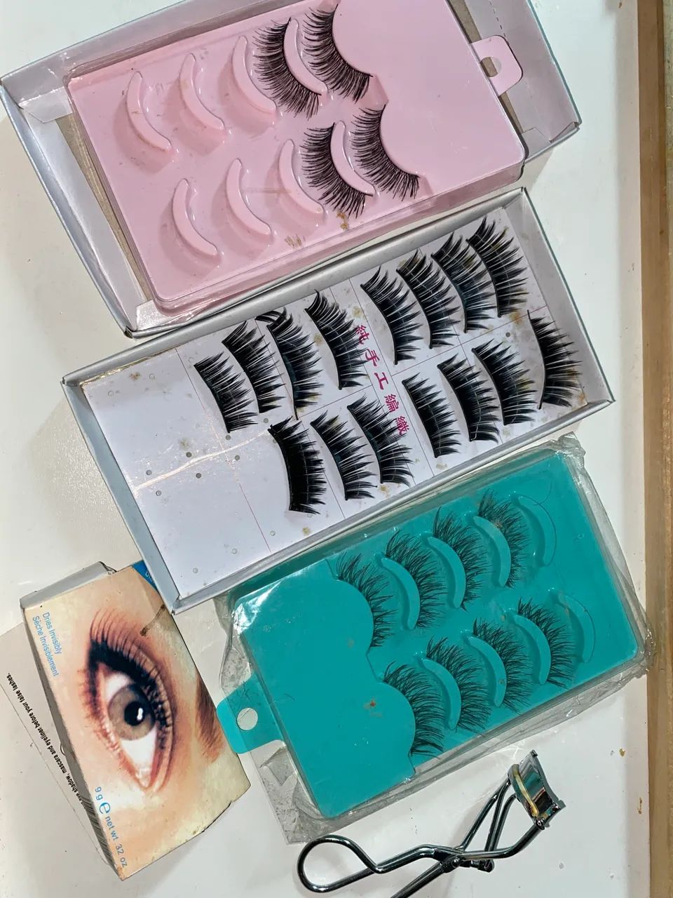 Cílios postiços kit com 3 tipos vai com apertador 