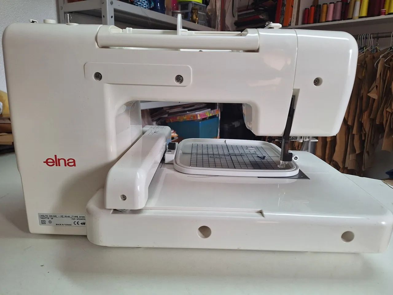 Máquina de Bordar Elna e8100  - Foto 2