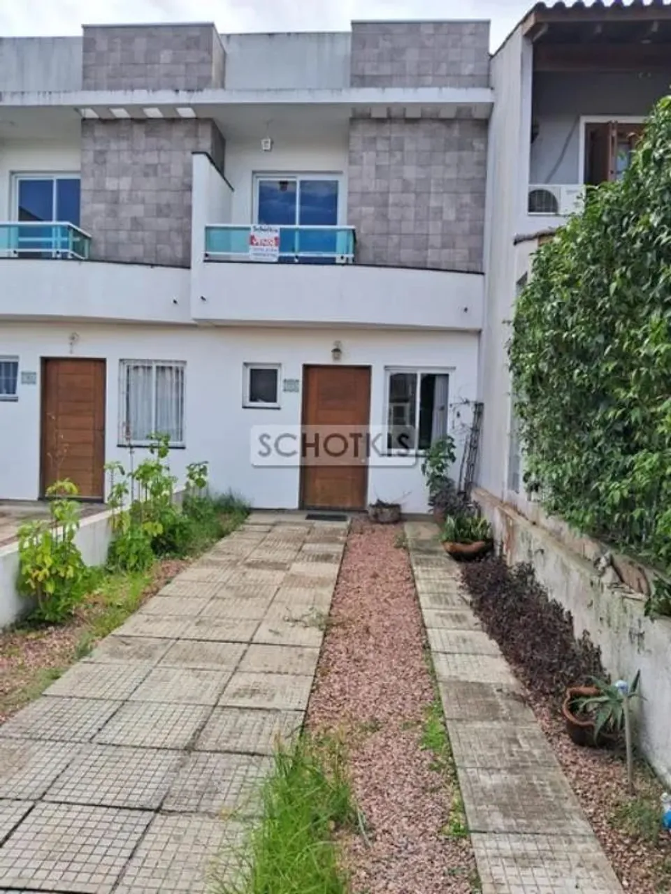 IMOBILIÁRIA SCHOTKIS VENDE LINDA CASA DE 02 PISOS, COM 02 DORMITÓRIOS, DESOCUPADA, ÚNICA N