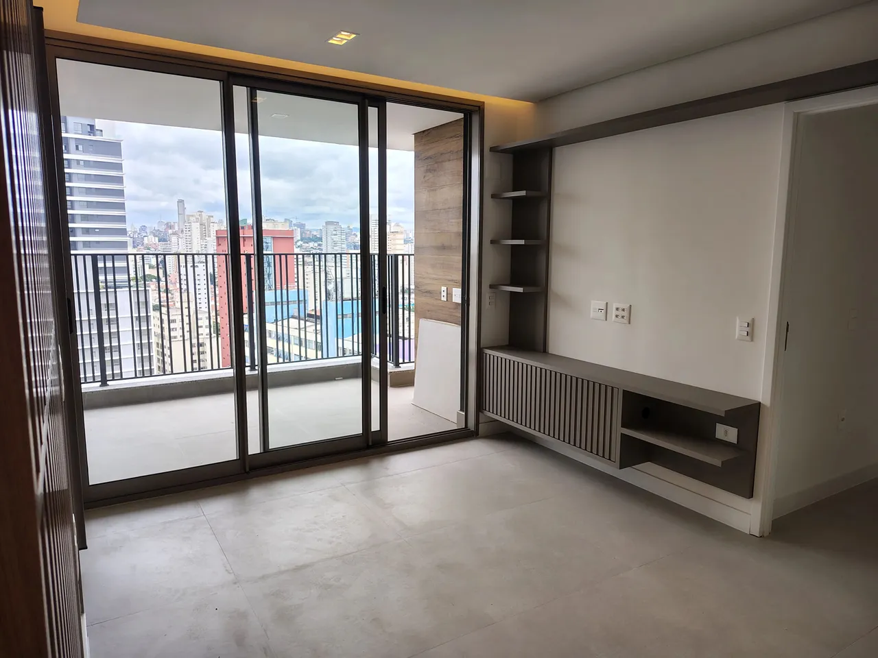 Pinheiros, belíssimo apto de 71 mts, 2 dorms com 1 suite, novo 1° locação, 1 vaga.. se