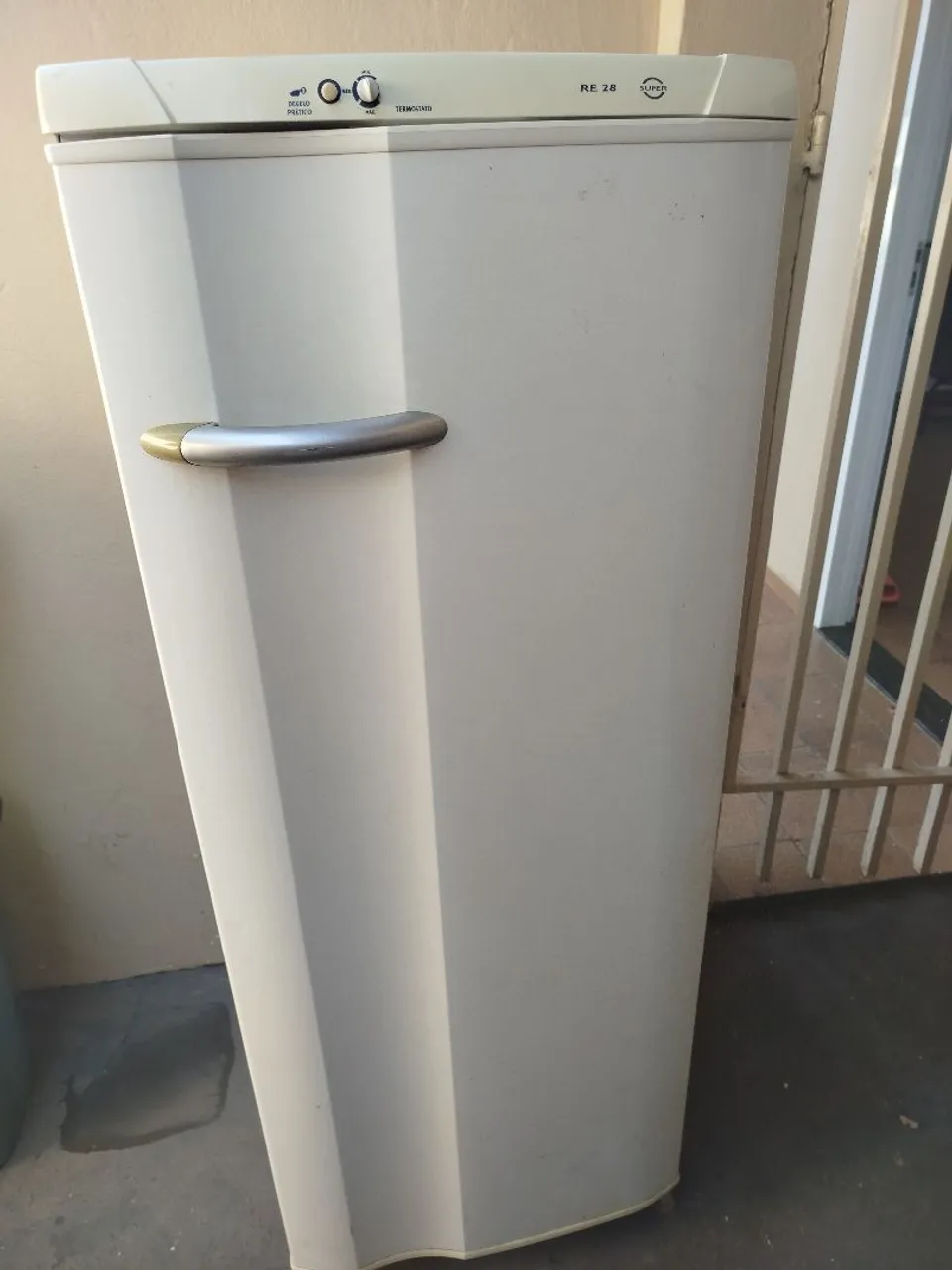Geladeira Electrolux Super RE 28