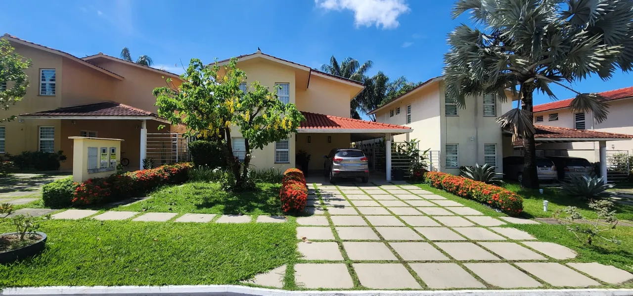 Casa no Condomínio Golden Ville Reformada e 80% mobiliada com 3 suítes e espaço gourmet