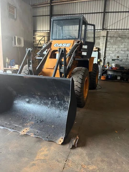 Pa Carregadeira CASE W20E